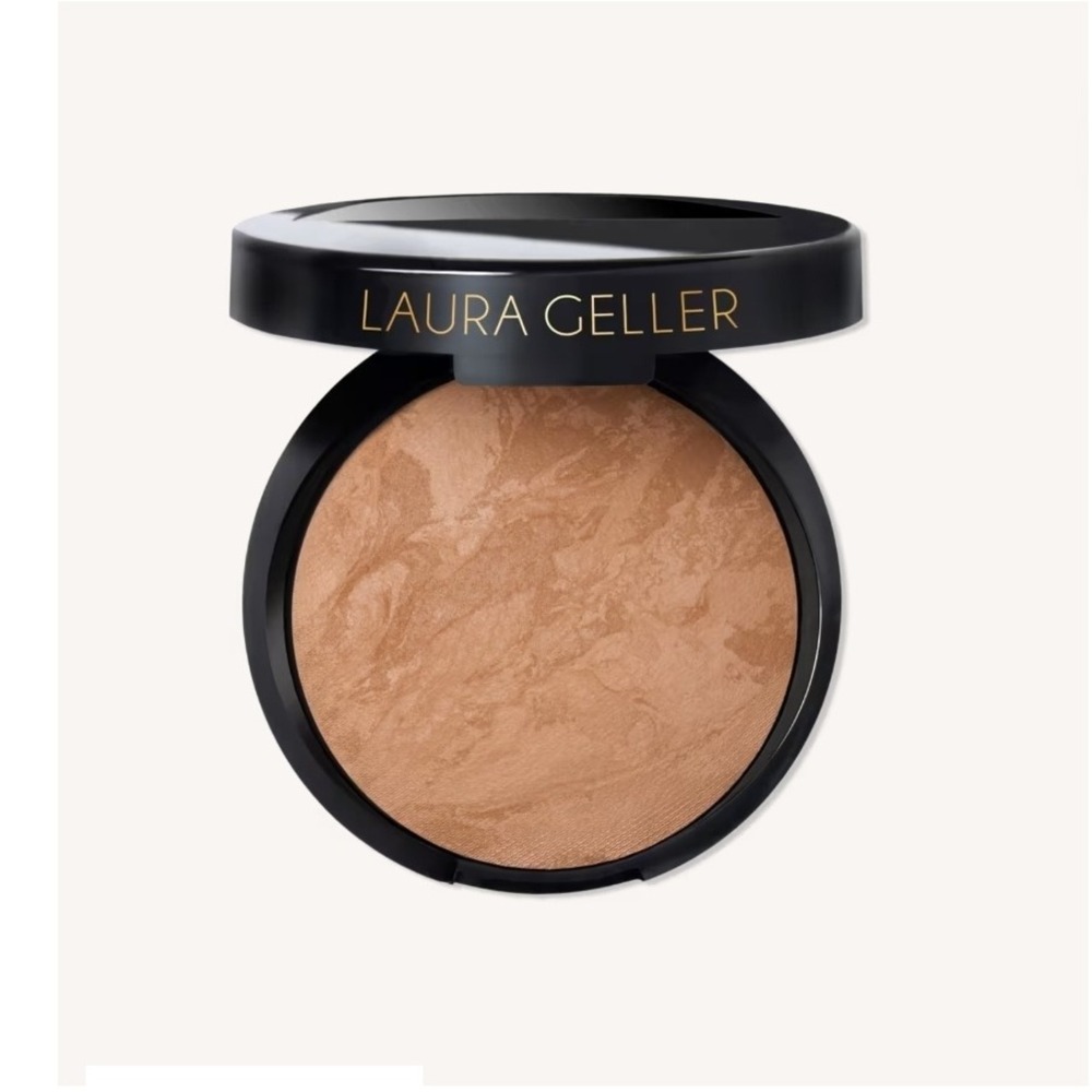 LAURA GELLER 
Baked Balance-n-Brighten Color Correcting Foundation golden medium